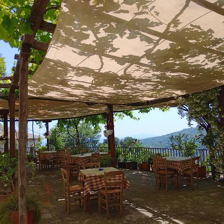 Hotel Erotas Áyios Dhimítrios Buitenkant foto