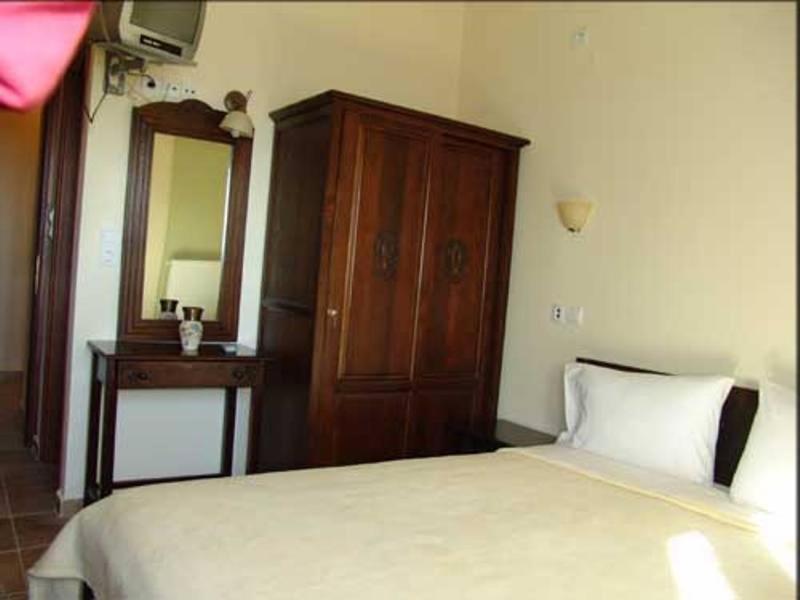 Hotel Erotas Áyios Dhimítrios Kamer foto