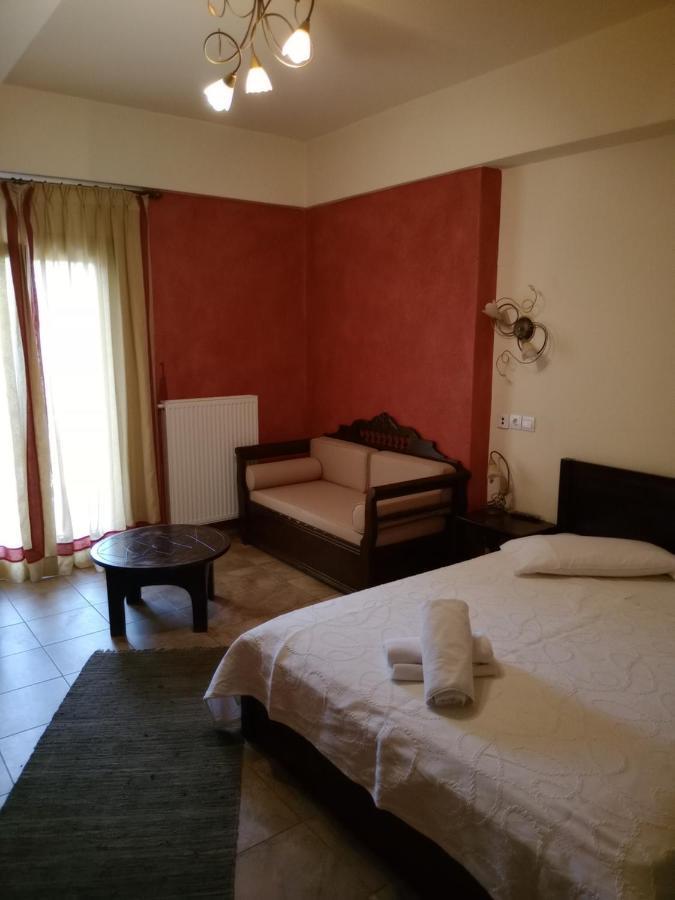 Hotel Erotas Áyios Dhimítrios Buitenkant foto