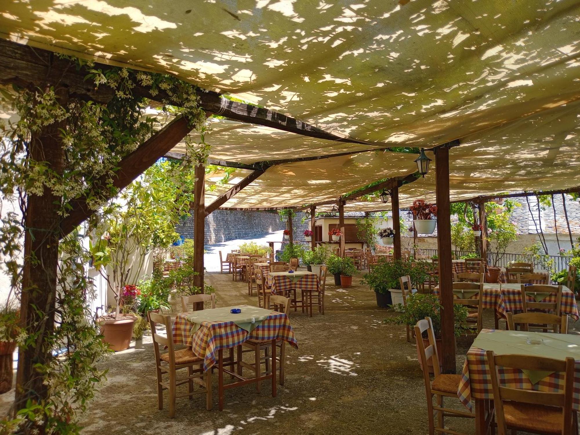 Hotel Erotas Áyios Dhimítrios Buitenkant foto