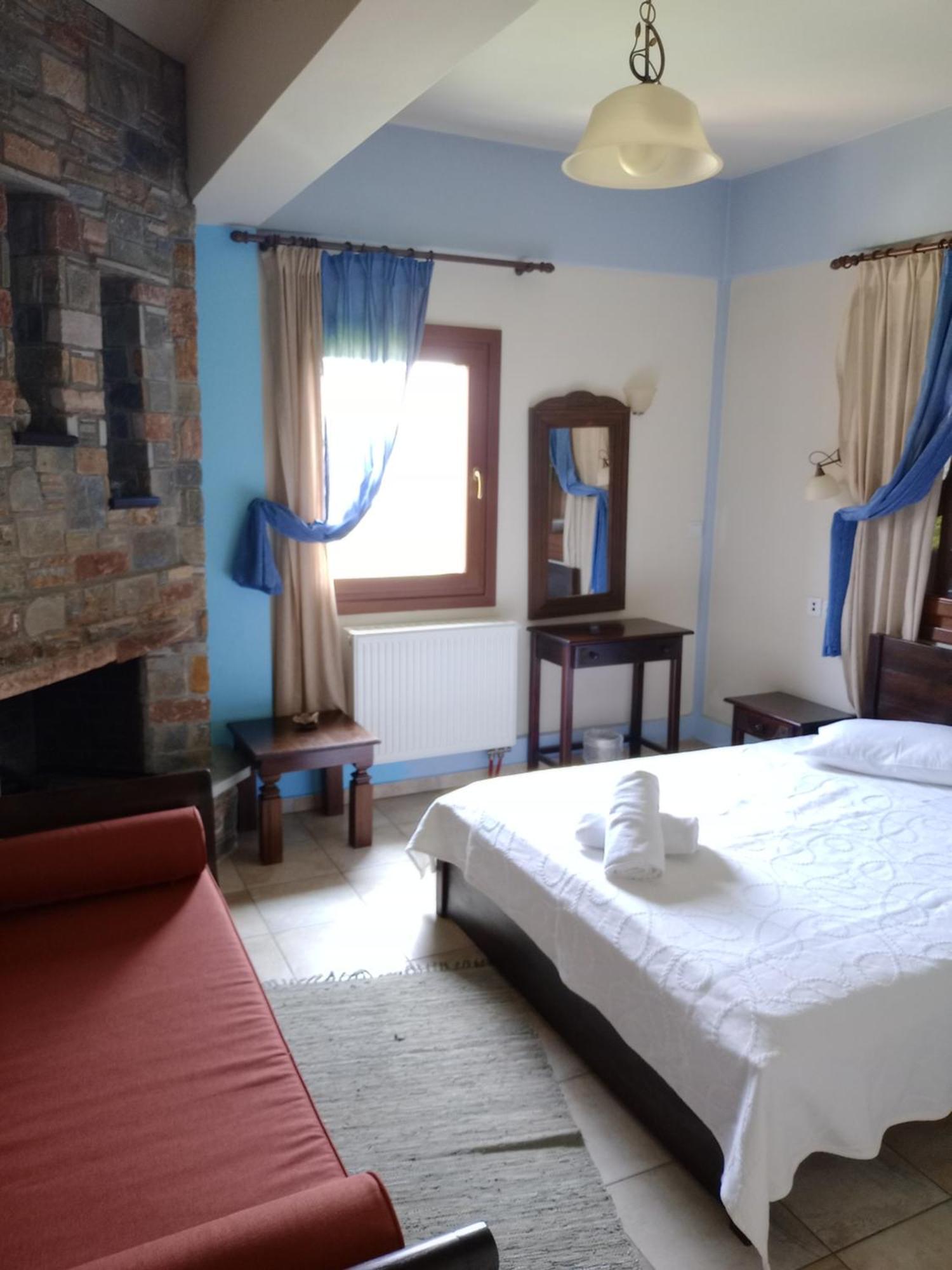 Hotel Erotas Áyios Dhimítrios Buitenkant foto
