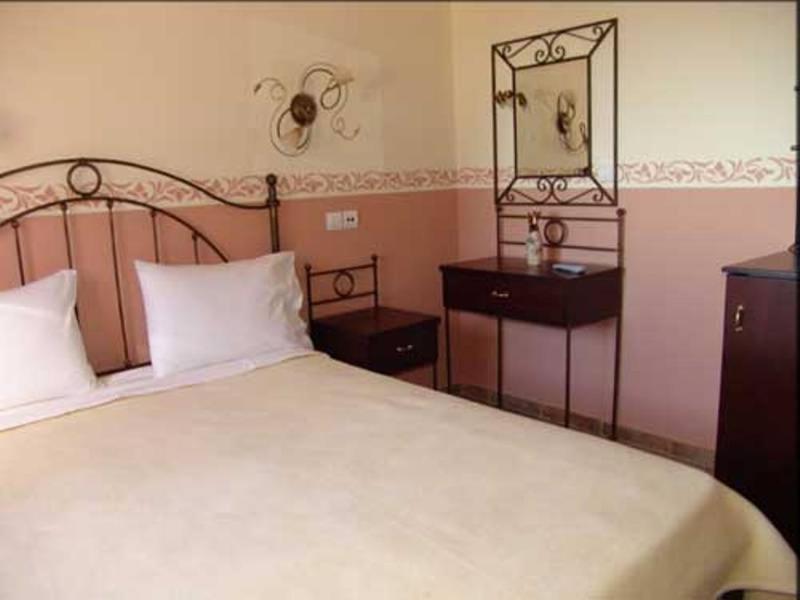 Hotel Erotas Áyios Dhimítrios Buitenkant foto
