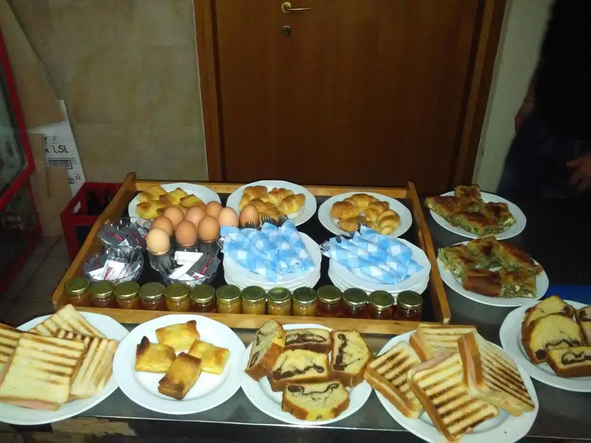 Hotel Erotas Áyios Dhimítrios Buitenkant foto
