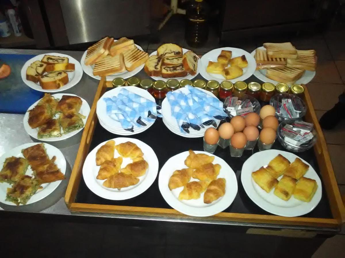 Hotel Erotas Áyios Dhimítrios Buitenkant foto